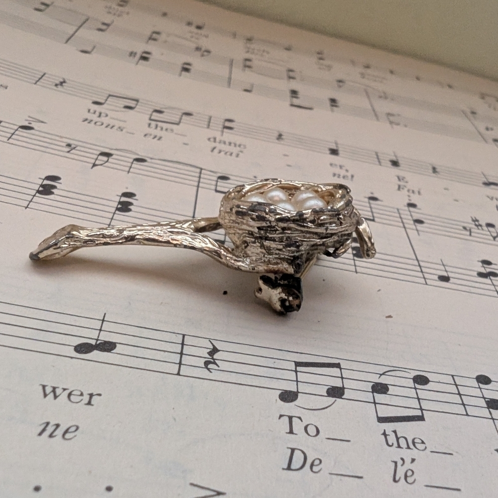 Silver Bird Nest Brooch with Pearls - Picture 5 of 12